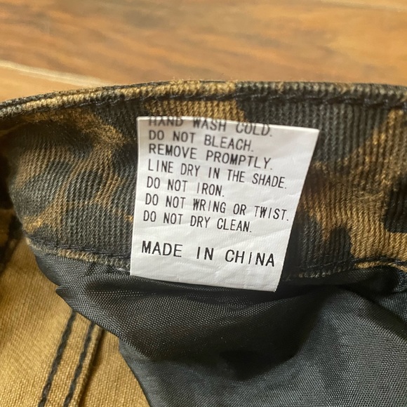 Leopard Print Flare Jeans - Picture 6 of 9